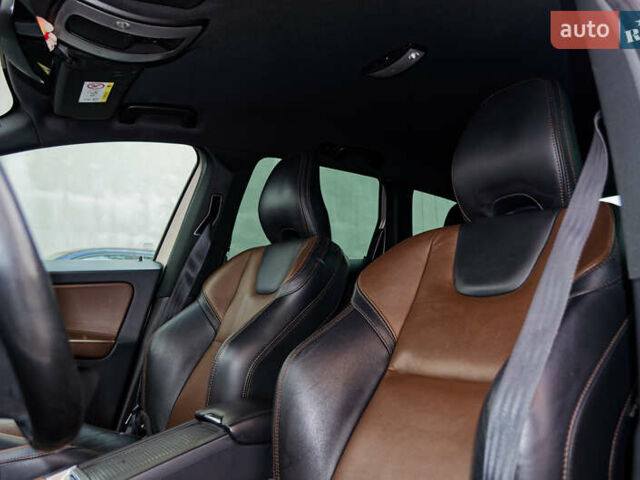 Бежевий Вольво ХС60, об'ємом двигуна 2.4 л та пробігом 215 тис. км за 29700 $, фото 16 на Automoto.ua