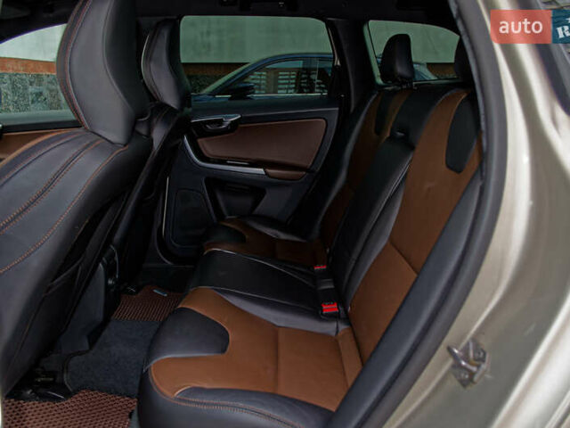 Бежевий Вольво ХС60, об'ємом двигуна 2.4 л та пробігом 215 тис. км за 29700 $, фото 14 на Automoto.ua