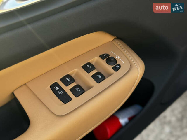 Бежевый Вольво ХС60, объемом двигателя 2 л и пробегом 6 тыс. км за 55000 $, фото 23 на Automoto.ua