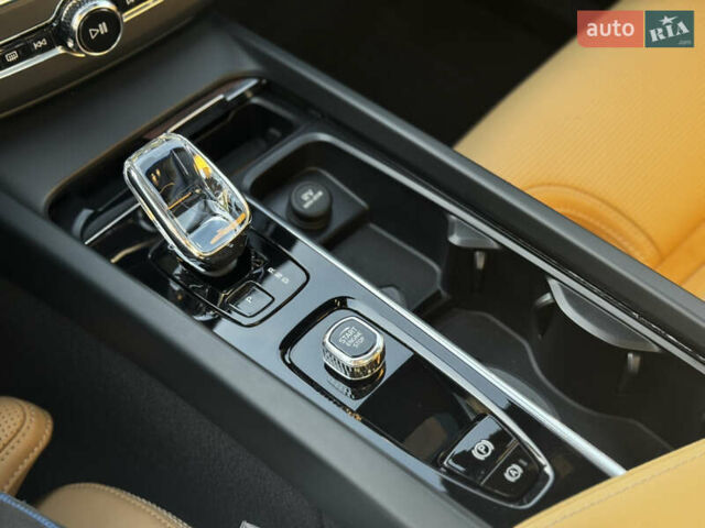 Бежевый Вольво ХС60, объемом двигателя 2 л и пробегом 6 тыс. км за 55000 $, фото 31 на Automoto.ua