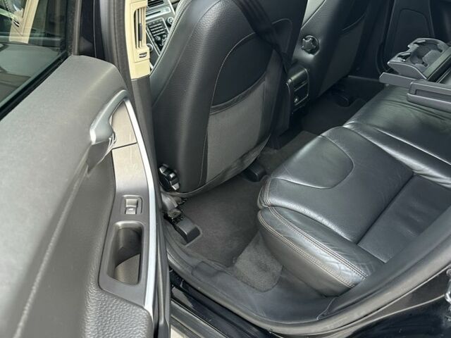 Чорний Вольво ХС60, об'ємом двигуна 2 л та пробігом 300 тис. км за 5999 $, фото 18 на Automoto.ua