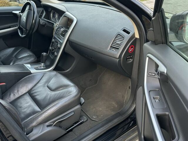 Чорний Вольво ХС60, об'ємом двигуна 2 л та пробігом 300 тис. км за 5999 $, фото 16 на Automoto.ua