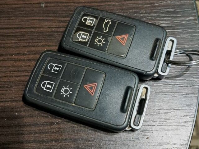 Черный Вольво ХС60, объемом двигателя 0 л и пробегом 329 тыс. км за 12800 $, фото 10 на Automoto.ua