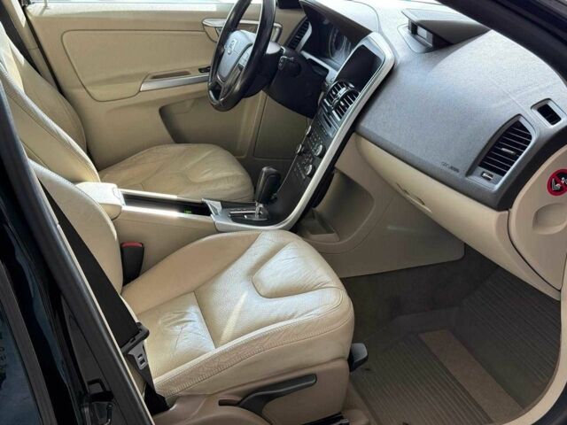 Черный Вольво ХС60, объемом двигателя 2.4 л и пробегом 260 тыс. км за 10000 $, фото 16 на Automoto.ua