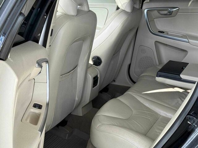 Черный Вольво ХС60, объемом двигателя 2.4 л и пробегом 260 тыс. км за 10000 $, фото 14 на Automoto.ua