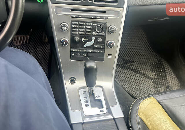 Черный Вольво ХС60, объемом двигателя 2.4 л и пробегом 290 тыс. км за 13999 $, фото 23 на Automoto.ua