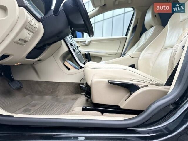 Чорний Вольво ХС60, об'ємом двигуна 2.4 л та пробігом 265 тис. км за 13700 $, фото 11 на Automoto.ua