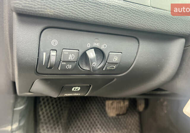 Черный Вольво ХС60, объемом двигателя 2.4 л и пробегом 290 тыс. км за 13999 $, фото 25 на Automoto.ua