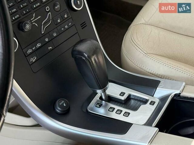 Вольво ХС60 2009 в Одессе на Automoto.ua Черный Вольво ХС60, объемом двигателя 2.4 л и пробегом 260 тыс. км за 14190 $, фото 12 на Automoto.ua