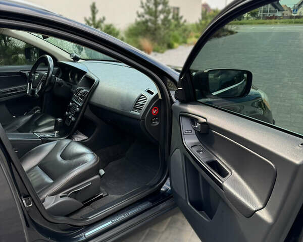 Черный Вольво ХС60, объемом двигателя 2.4 л и пробегом 308 тыс. км за 13700 $, фото 10 на Automoto.ua