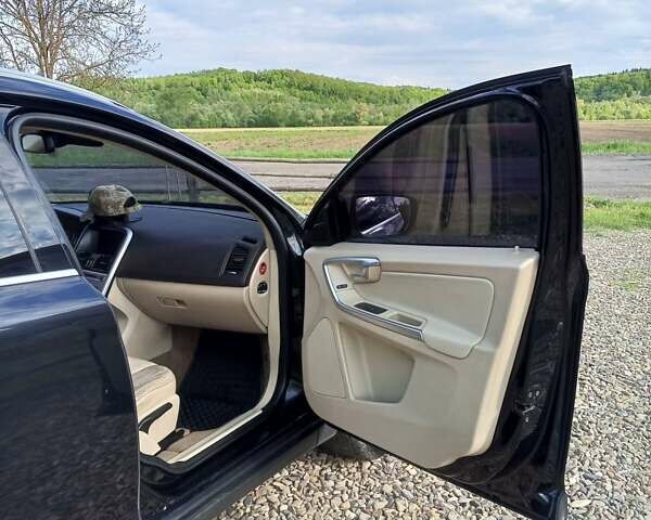 Чорний Вольво ХС60, об'ємом двигуна 2.4 л та пробігом 330 тис. км за 12999 $, фото 7 на Automoto.ua