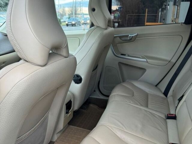 Черный Вольво ХС60, объемом двигателя 2.4 л и пробегом 245 тыс. км за 3700 $, фото 10 на Automoto.ua