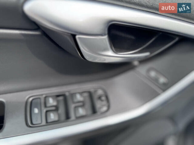 Черный Вольво ХС60, объемом двигателя 2.4 л и пробегом 254 тыс. км за 16400 $, фото 23 на Automoto.ua