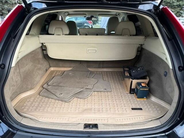 Черный Вольво ХС60, объемом двигателя 2.4 л и пробегом 245 тыс. км за 3700 $, фото 7 на Automoto.ua