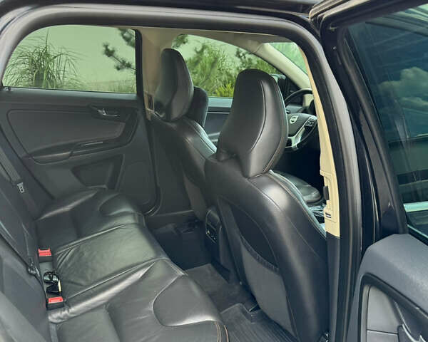 Черный Вольво ХС60, объемом двигателя 2.4 л и пробегом 308 тыс. км за 13700 $, фото 12 на Automoto.ua