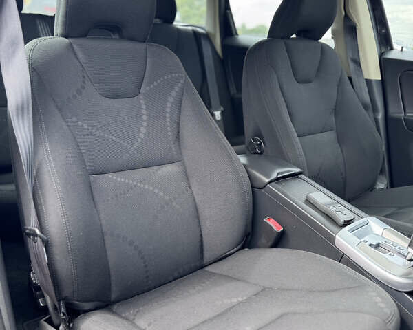 Черный Вольво ХС60, объемом двигателя 2.4 л и пробегом 254 тыс. км за 16400 $, фото 27 на Automoto.ua