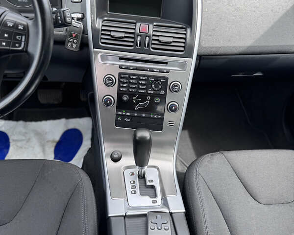 Черный Вольво ХС60, объемом двигателя 2.4 л и пробегом 254 тыс. км за 16400 $, фото 35 на Automoto.ua