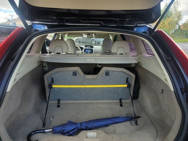 Черный Вольво ХС60, объемом двигателя 0 л и пробегом 272 тыс. км за 10107 $, фото 6 на Automoto.ua