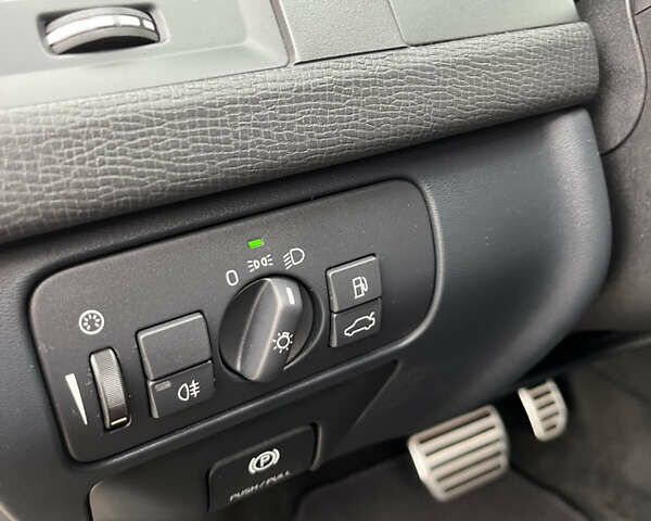 Черный Вольво ХС60, объемом двигателя 2.4 л и пробегом 241 тыс. км за 15450 $, фото 28 на Automoto.ua