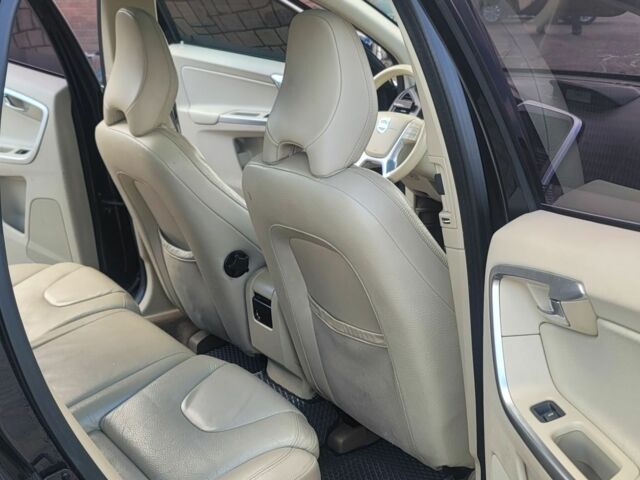 Черный Вольво ХС60, объемом двигателя 0 л и пробегом 272 тыс. км за 10107 $, фото 2 на Automoto.ua