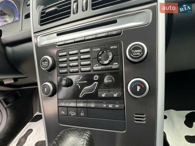 Чорний Вольво ХС60, об'ємом двигуна 0 л та пробігом 238 тис. км за 14950 $, фото 82 на Automoto.ua