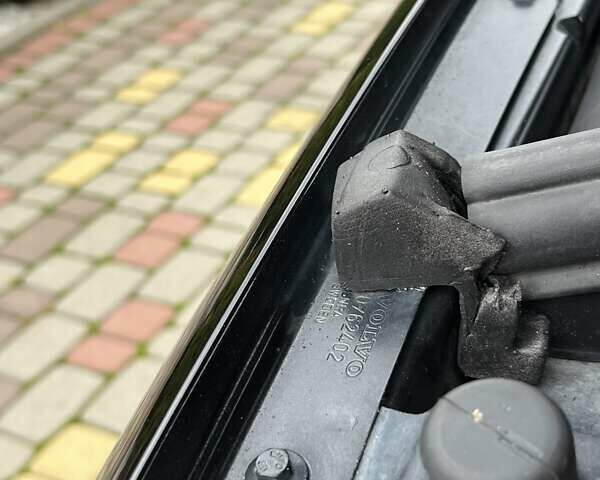 Чорний Вольво ХС60, об'ємом двигуна 0 л та пробігом 238 тис. км за 14950 $, фото 111 на Automoto.ua