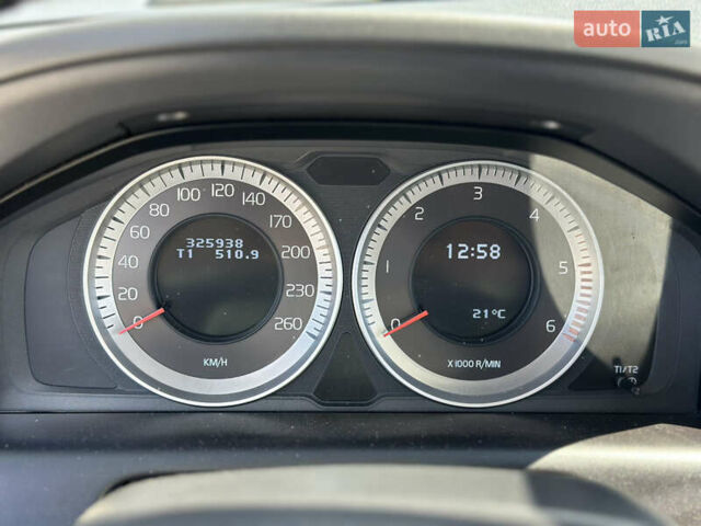 Черный Вольво ХС60, объемом двигателя 2.4 л и пробегом 326 тыс. км за 13500 $, фото 9 на Automoto.ua