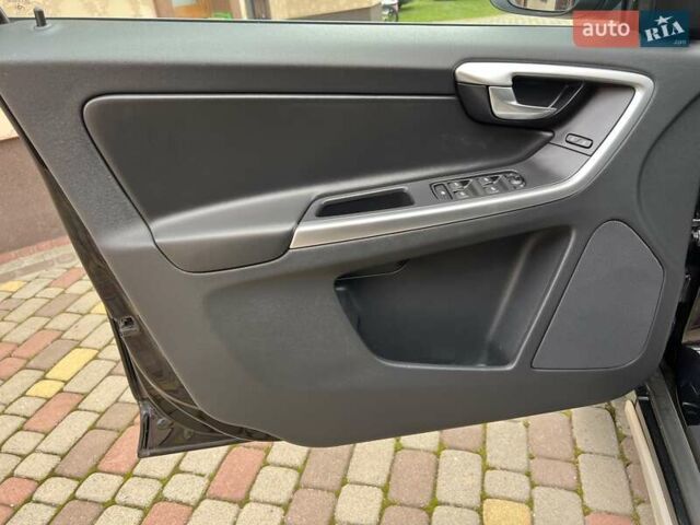 Чорний Вольво ХС60, об'ємом двигуна 0 л та пробігом 238 тис. км за 14950 $, фото 87 на Automoto.ua