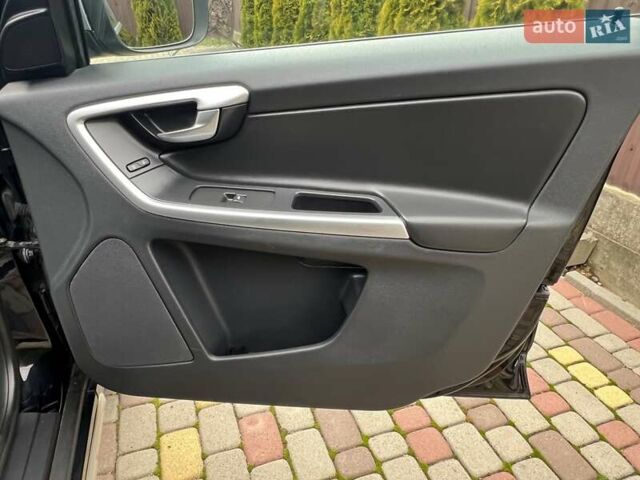 Чорний Вольво ХС60, об'ємом двигуна 0 л та пробігом 238 тис. км за 14950 $, фото 102 на Automoto.ua