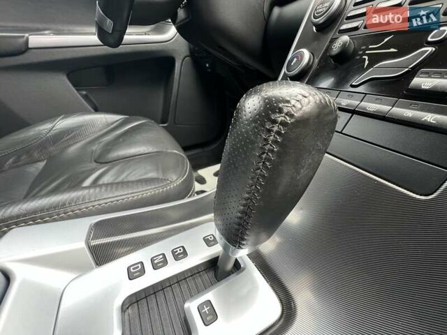 Чорний Вольво ХС60, об'ємом двигуна 0 л та пробігом 238 тис. км за 14950 $, фото 100 на Automoto.ua