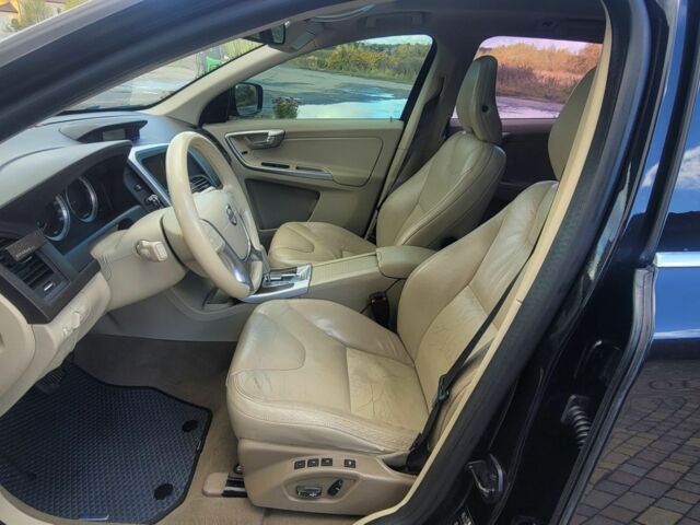 Черный Вольво ХС60, объемом двигателя 0 л и пробегом 272 тыс. км за 10107 $, фото 10 на Automoto.ua