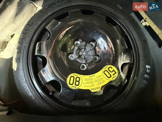 Чорний Вольво ХС60, об'ємом двигуна 2.4 л та пробігом 173 тис. км за 15850 $, фото 8 на Automoto.ua