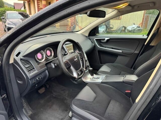 Черный Вольво ХС60, объемом двигателя 2 л и пробегом 191 тыс. км за 8500 $, фото 8 на Automoto.ua