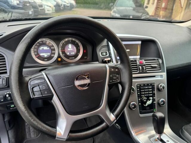 Черный Вольво ХС60, объемом двигателя 2 л и пробегом 191 тыс. км за 8500 $, фото 13 на Automoto.ua