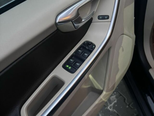 Вольво ХС60 2012 в Черновцах на Automoto.ua Черный Вольво ХС60, объемом двигателя 2.4 л и пробегом 265 тыс. км за 15950 $, фото 8 на Automoto.ua