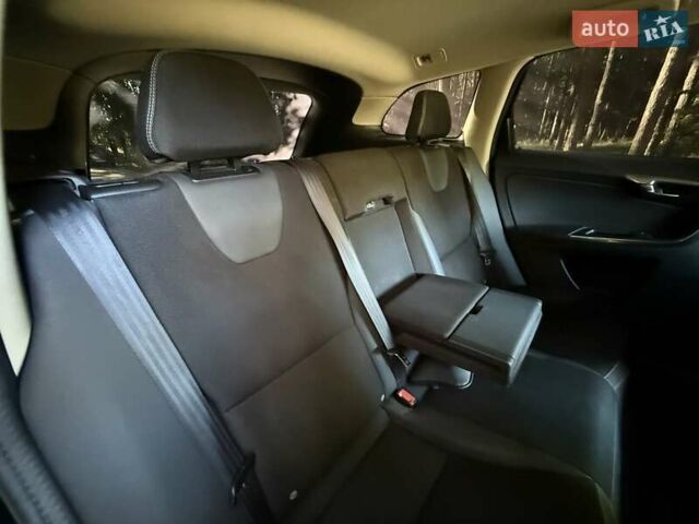 Чорний Вольво ХС60, об'ємом двигуна 2.4 л та пробігом 173 тис. км за 15850 $, фото 19 на Automoto.ua