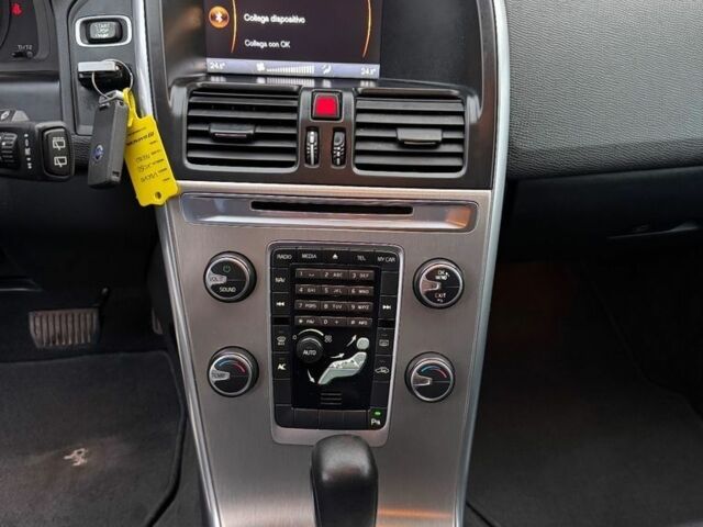 Черный Вольво ХС60, объемом двигателя 2 л и пробегом 191 тыс. км за 8500 $, фото 14 на Automoto.ua