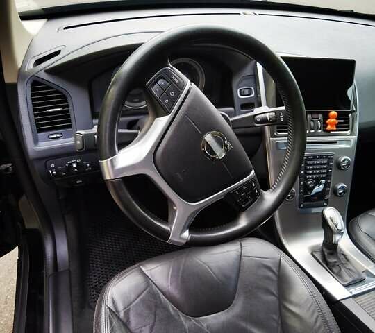 Чорний Вольво ХС60, об'ємом двигуна 2.4 л та пробігом 323 тис. км за 18692 $, фото 10 на Automoto.ua