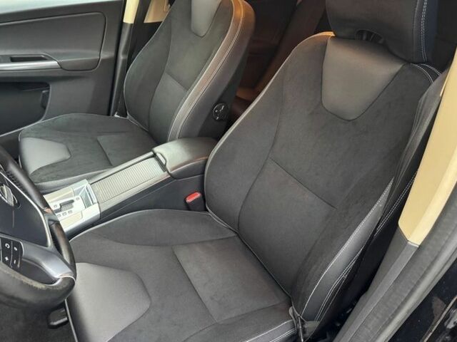 Черный Вольво ХС60, объемом двигателя 2 л и пробегом 191 тыс. км за 8500 $, фото 10 на Automoto.ua