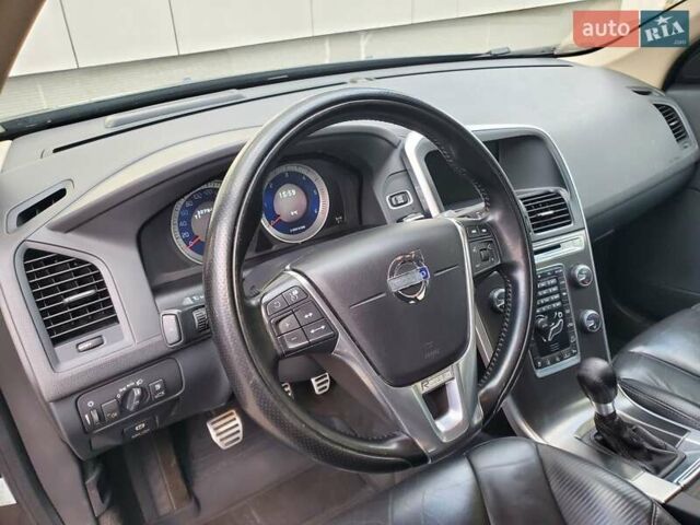 Вольво ХС60 2013 в Хмельницком на Automoto.ua Черный Вольво ХС60, объемом двигателя 2.4 л и пробегом 327 тыс. км за 16500 $, фото 12 на Automoto.ua