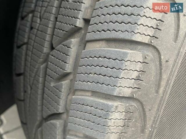 Чорний Вольво ХС60, об'ємом двигуна 2.4 л та пробігом 190 тис. км за 17995 $, фото 38 на Automoto.ua