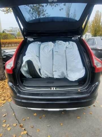 Черный Вольво ХС60, объемом двигателя 2.4 л и пробегом 190 тыс. км за 16500 $, фото 9 на Automoto.ua