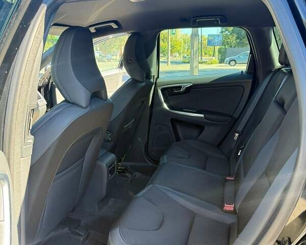 Черный Вольво ХС60, объемом двигателя 2.4 л и пробегом 191 тыс. км за 18000 $, фото 16 на Automoto.ua