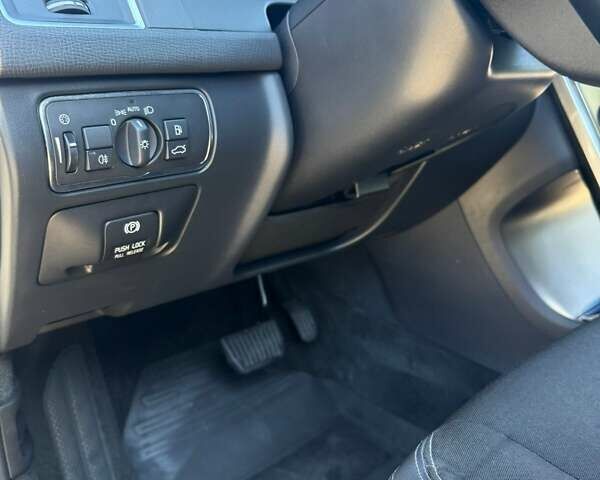 Черный Вольво ХС60, объемом двигателя 2.4 л и пробегом 191 тыс. км за 18000 $, фото 11 на Automoto.ua