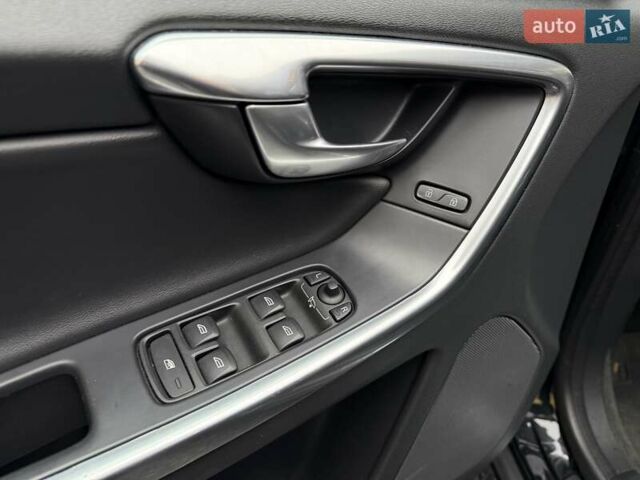 Черный Вольво ХС60, объемом двигателя 1.97 л и пробегом 230 тыс. км за 17000 $, фото 18 на Automoto.ua