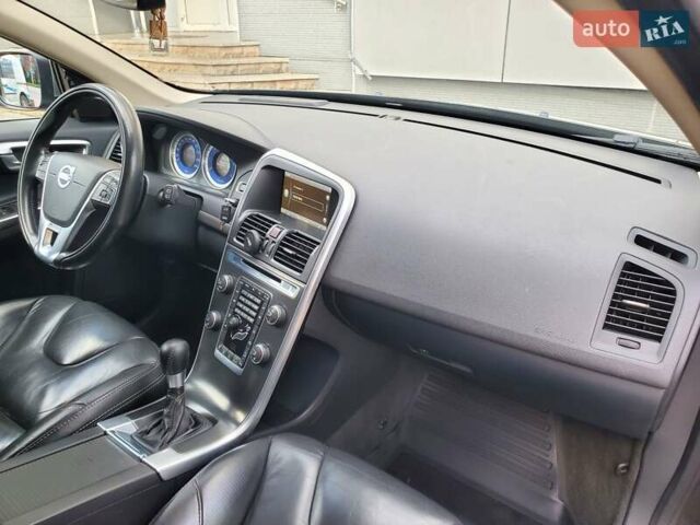 Вольво ХС60 2013 в Хмельницком на Automoto.ua Черный Вольво ХС60, объемом двигателя 2.4 л и пробегом 327 тыс. км за 16500 $, фото 15 на Automoto.ua
