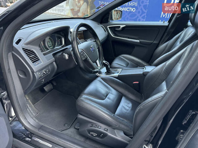 Чорний Вольво ХС60, об'ємом двигуна 2.4 л та пробігом 245 тис. км за 17999 $, фото 25 на Automoto.ua