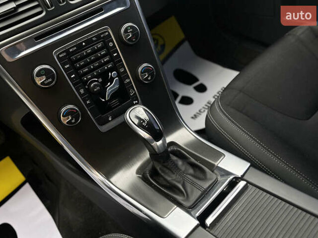 Чорний Вольво ХС60, об'ємом двигуна 2.4 л та пробігом 304 тис. км за 17200 $, фото 18 на Automoto.ua