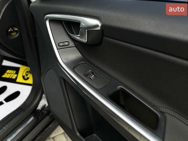 Чорний Вольво ХС60, об'ємом двигуна 2.4 л та пробігом 304 тис. км за 17200 $, фото 25 на Automoto.ua