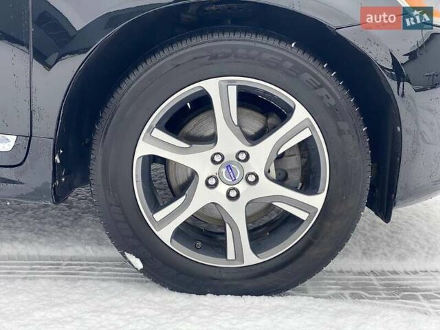 Чорний Вольво ХС60, об'ємом двигуна 2 л та пробігом 301 тис. км за 12900 $, фото 9 на Automoto.ua